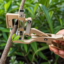 Load image into Gallery viewer, Live Grafting Using Vinka Professional Grafting Tool VAGT-005